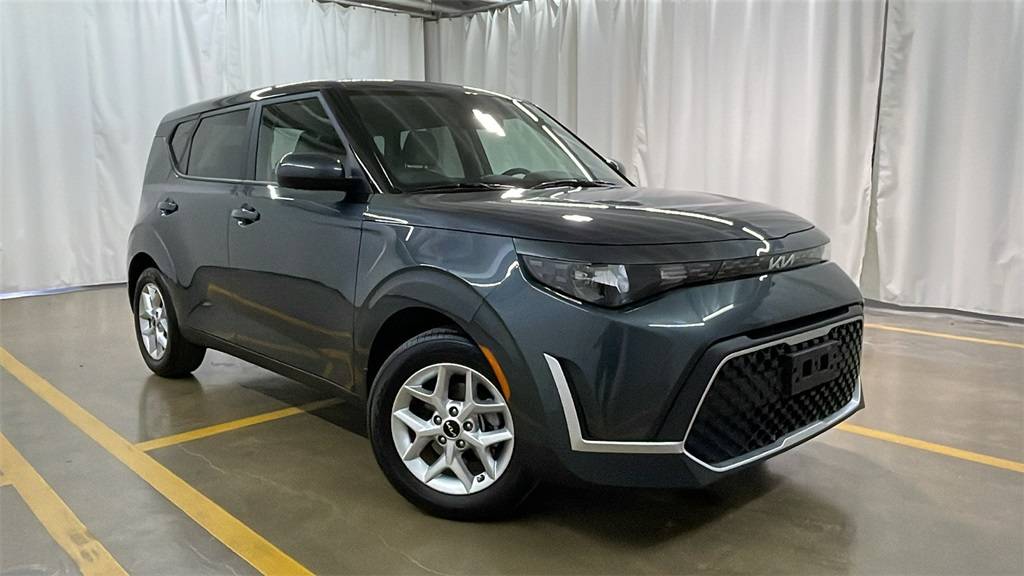 2023 Kia Soul LX — Hatchback — 12,156 mi — Highland Park, IL
