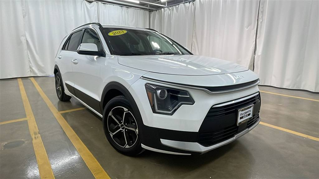 2023 Kia Niro Hybrid EX — SUV — 21,960 mi — Highland Park, IL