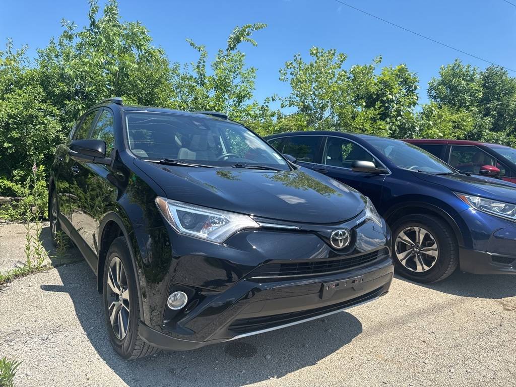 2017 Toyota RAV4 XLE — SUV — 103,775 mi — Highland Park, IL