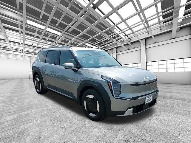 2024 Kia EV9 Wind — SUV — 9,315 mi — Highland Park, IL