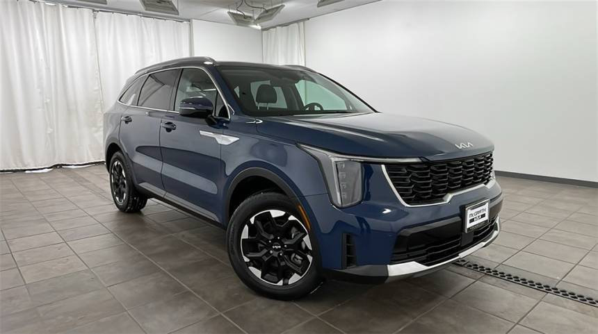 2024 Kia Sorento S — SUV — 9,951 mi — Highland Park, IL