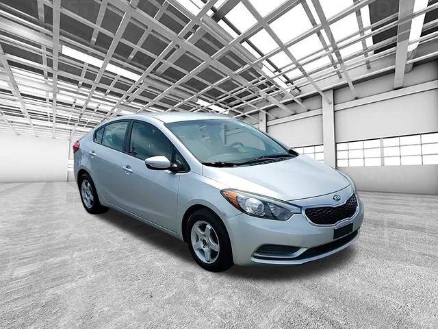 2015 Kia Forte LX — Sedan — 105,198 mi — Highland Park, IL