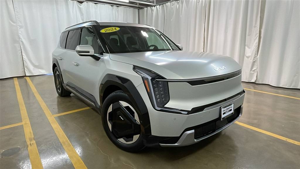 2024 Kia EV9 Land — SUV — 8,465 mi — Highland Park, IL