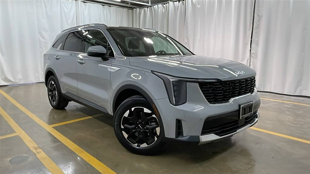 2024 Kia Sorento S — SUV — 8,819 mi — Highland Park, IL