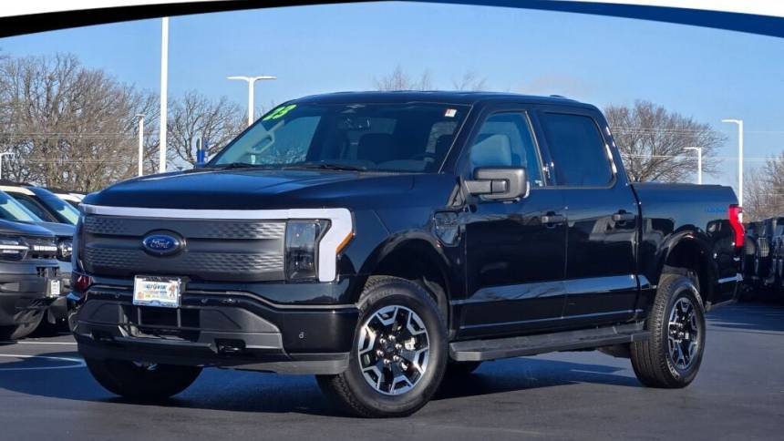 2023 Ford F-150 Lightning XLT — Pickup Truck — 9,823 mi — Plano, IL