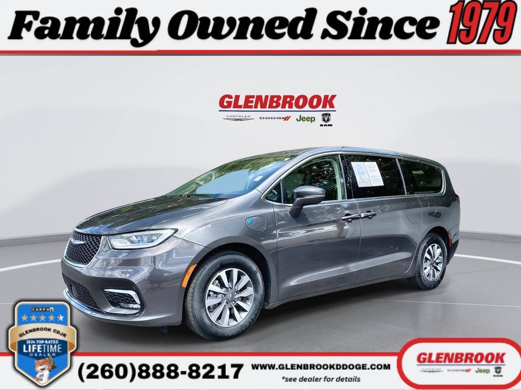 2022 Chrysler Pacifica Hybrid Touring L — Minivan — 97,569 mi — Fort Wayne, IN
