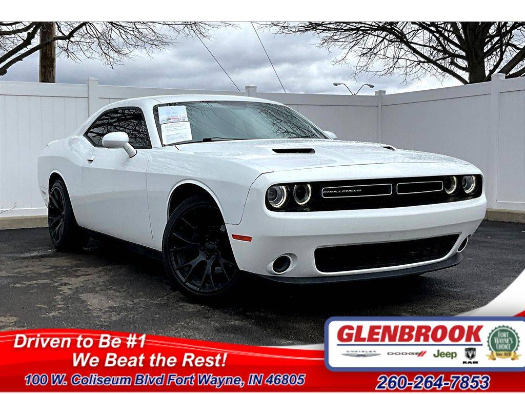 2018 Dodge Challenger SXT — Coupe — 104,387 mi — Fort Wayne, IN