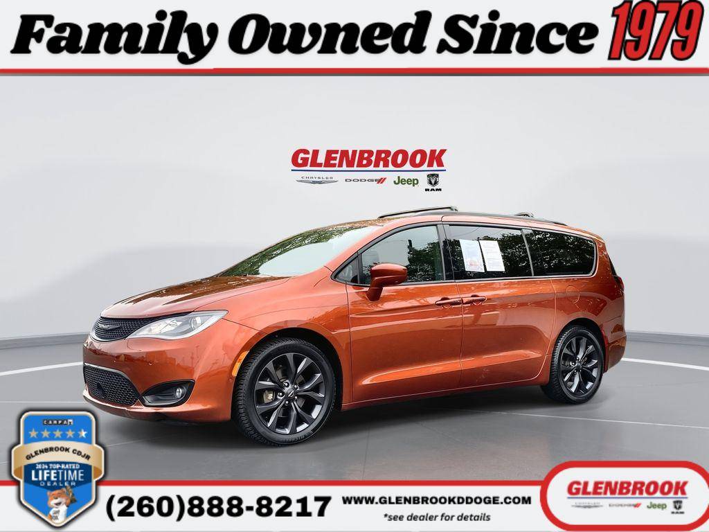 2018 Chrysler Pacifica Touring L — Minivan — 114,549 mi — Fort Wayne, IN