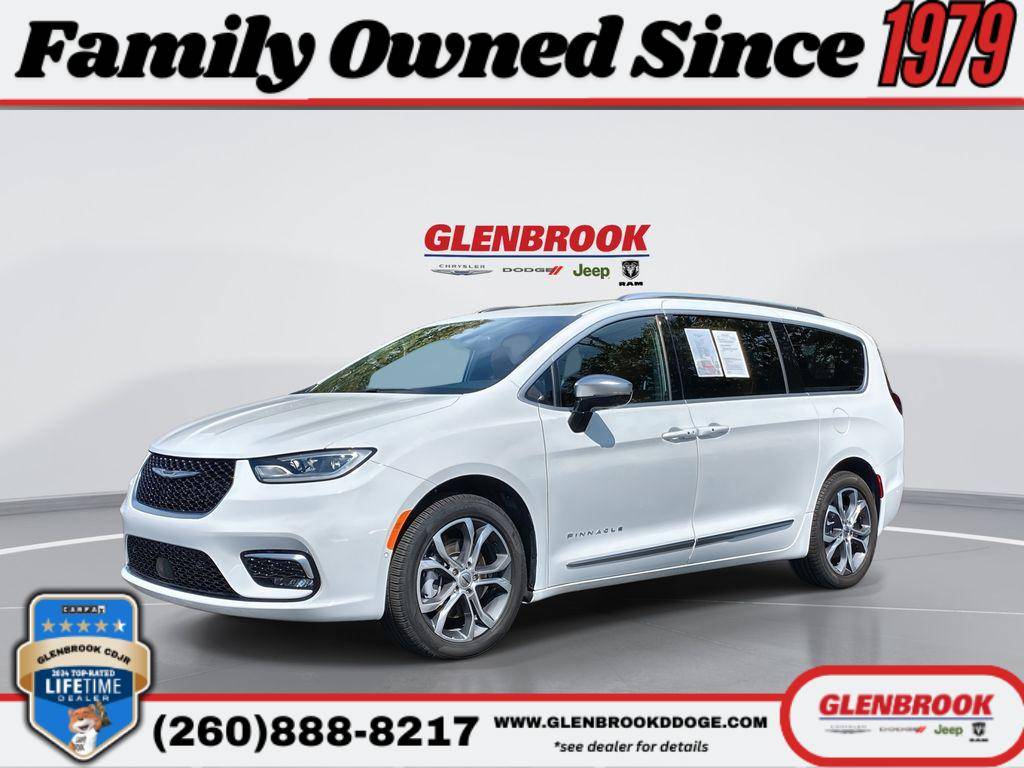 2025 Chrysler Pacifica Pinnacle — Minivan — 6,126 mi — Fort Wayne, IN