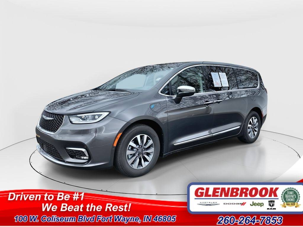 2022 Chrysler Pacifica Hybrid Limited — Minivan — 25,697 mi — Fort Wayne, IN
