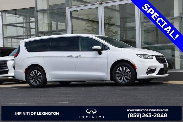 2023 Chrysler Pacifica Hybrid Touring L — Minivan — 68,330 mi — Lexington, KY