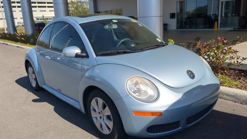 2010 Volkswagen New Beetle Base — Coupe — 51,756 mi — Wesley Chapel, FL