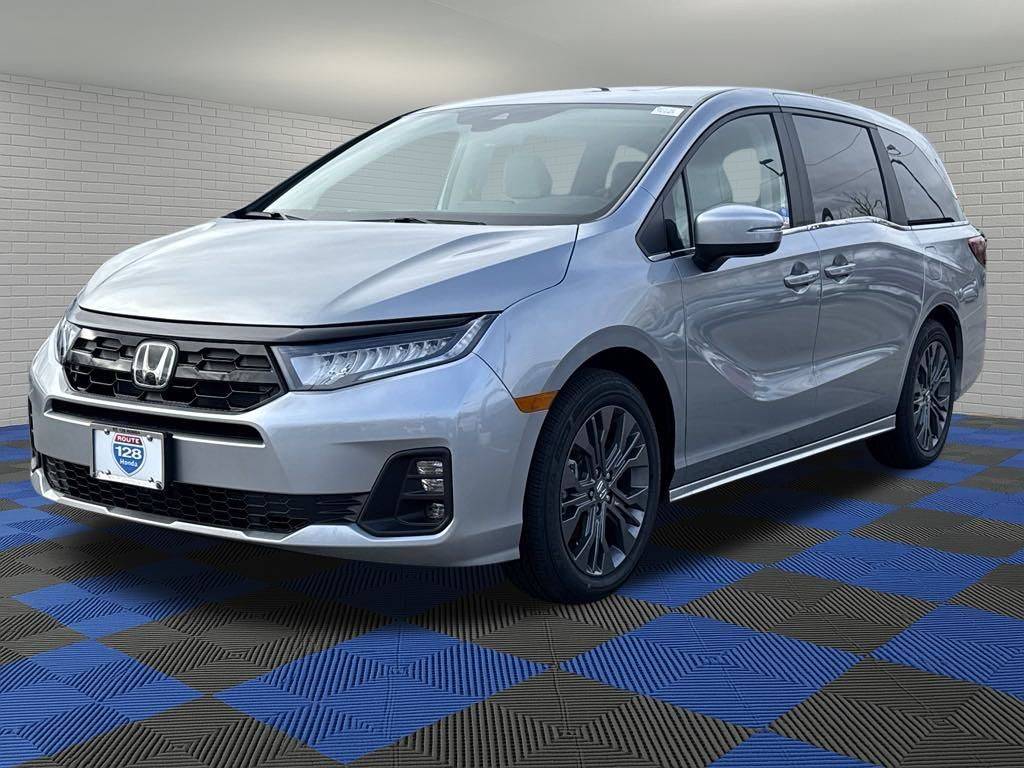 2025 Honda Odyssey Touring — Minivan — 1,679 mi — Reading, MA
