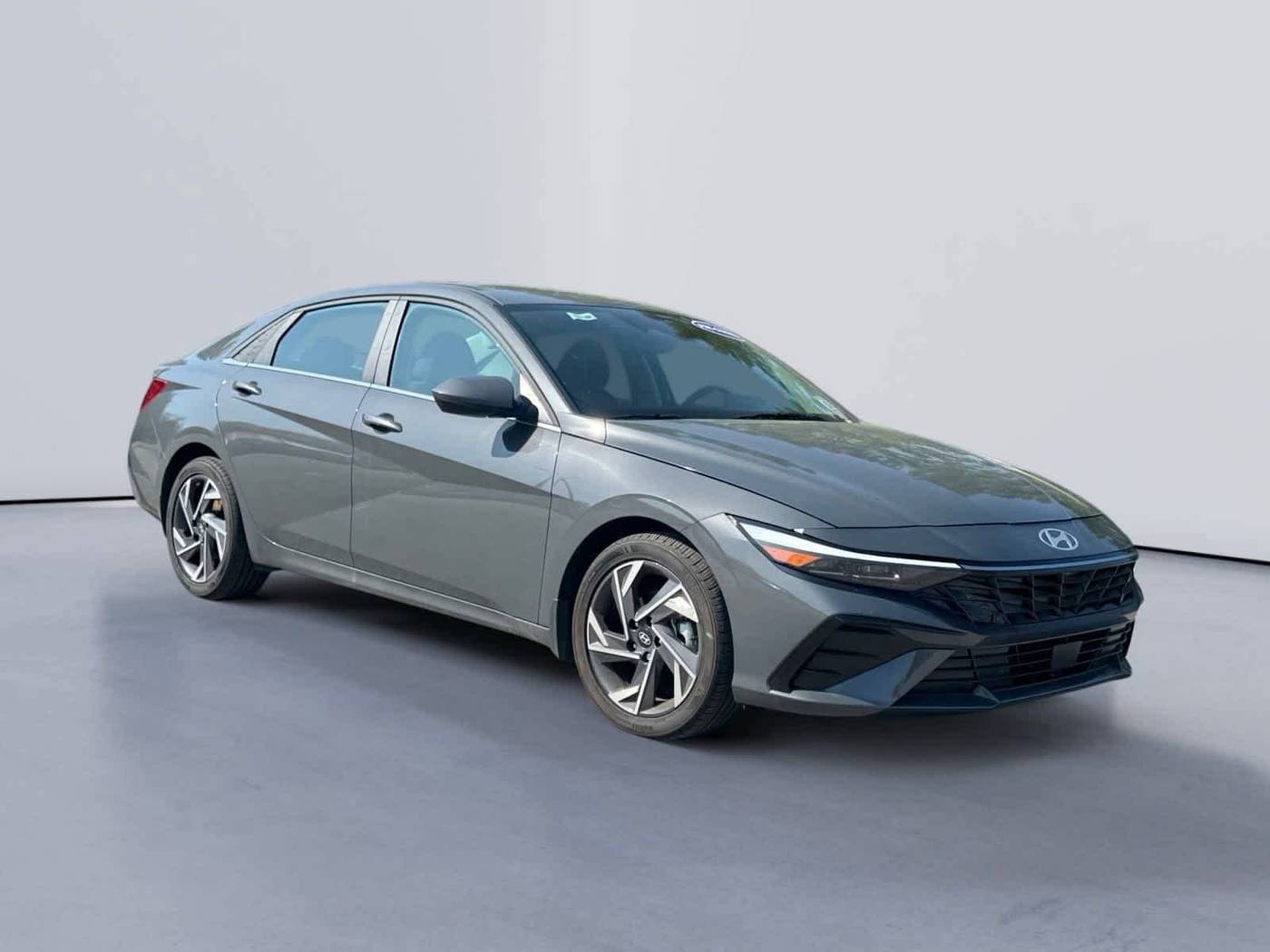 2024 Hyundai Elantra SEL — Sedan — 7,384 mi — Knoxville, TN