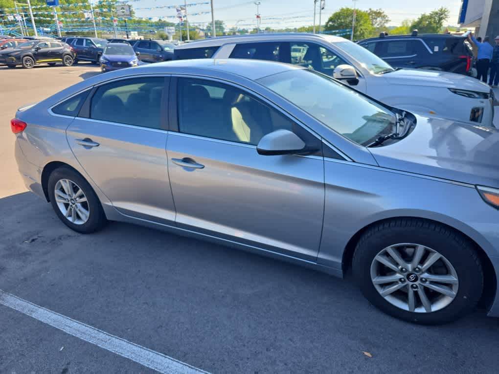 2015 Hyundai Sonata SE — Sedan — 158,847 mi — Knoxville, TN