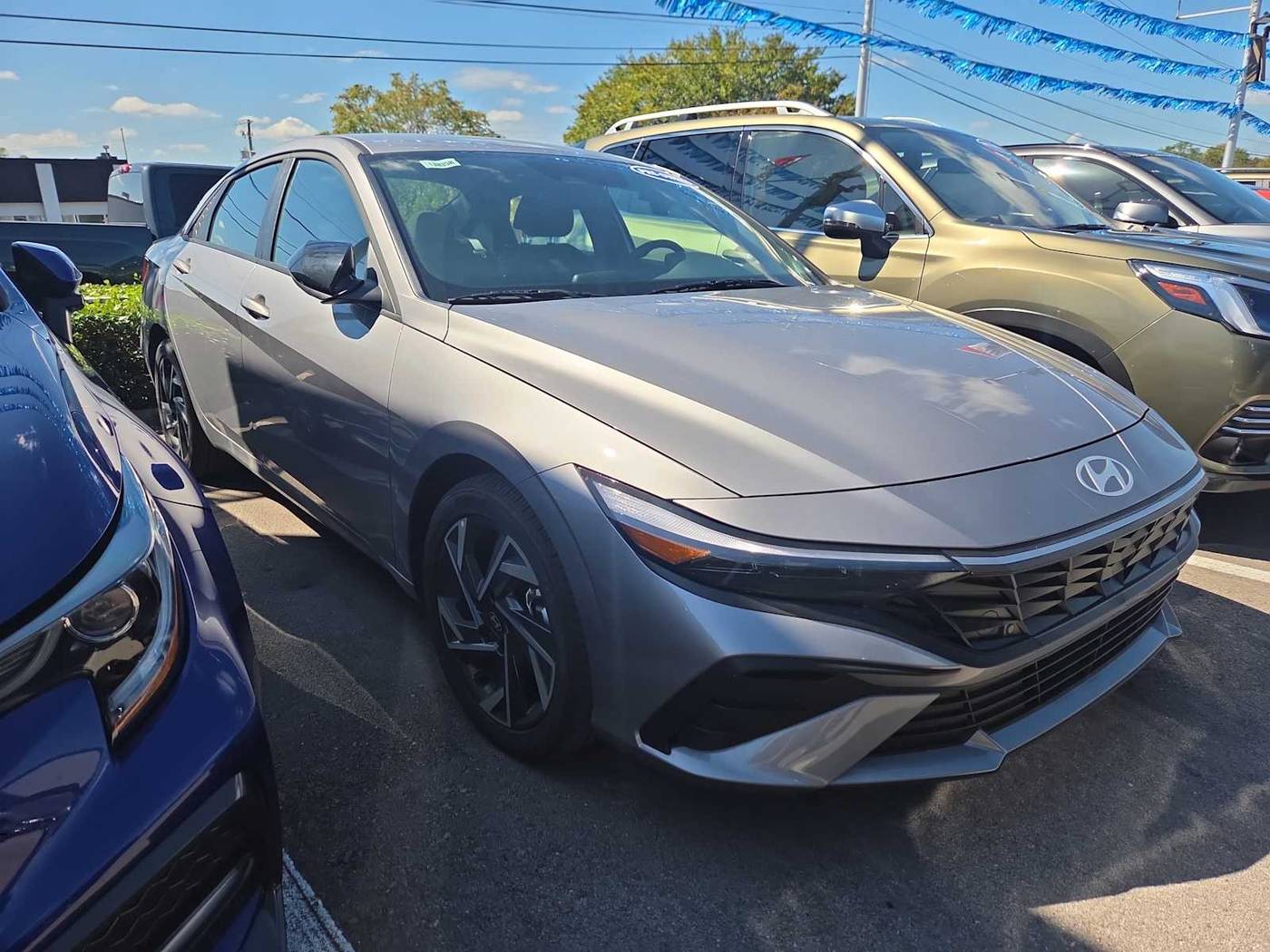 2025 Hyundai Elantra SEL Sport — Sedan — 3,015 mi — Knoxville, TN
