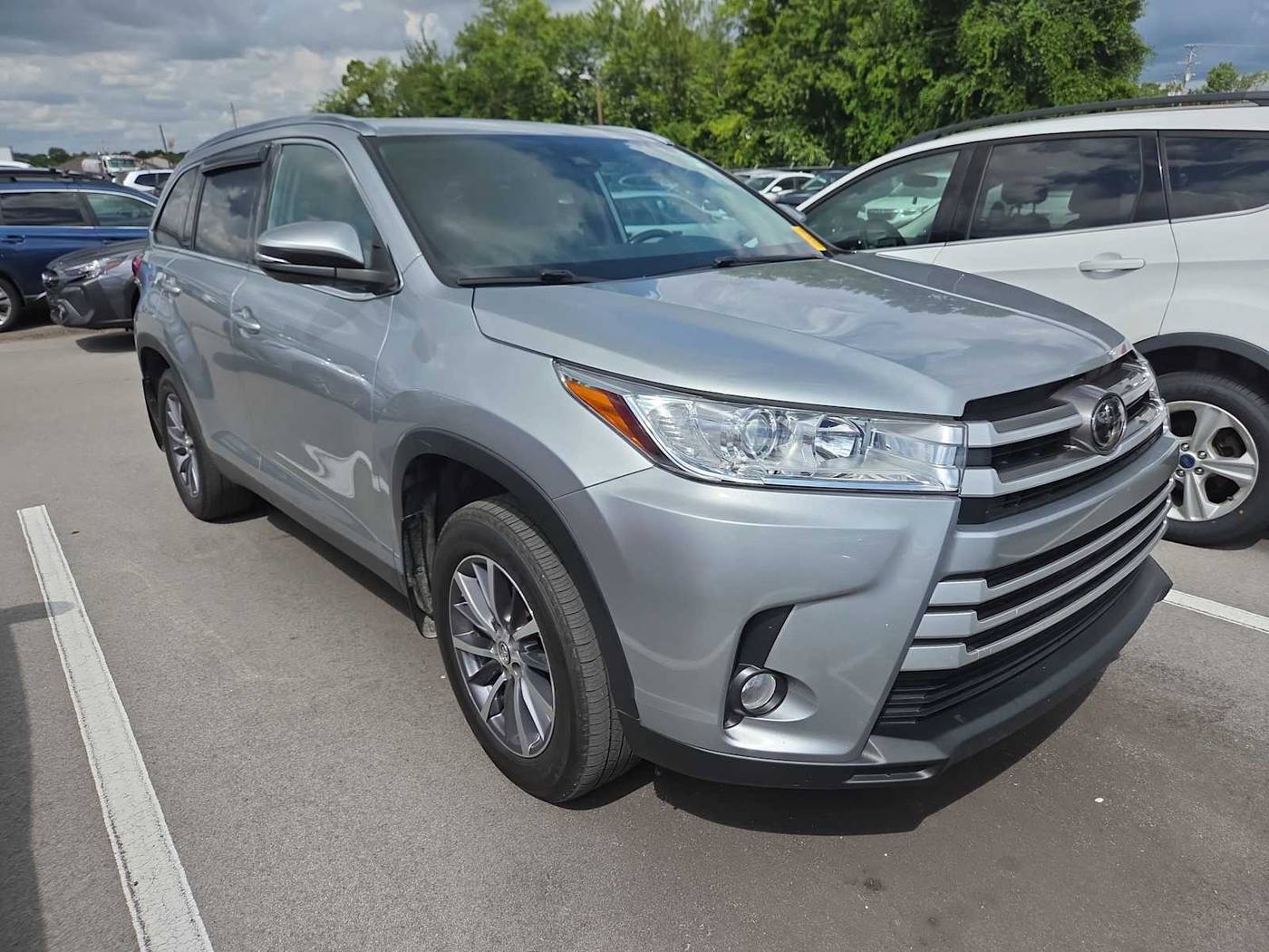 2019 Toyota Highlander XLE — SUV — 97,885 mi — Knoxville, TN