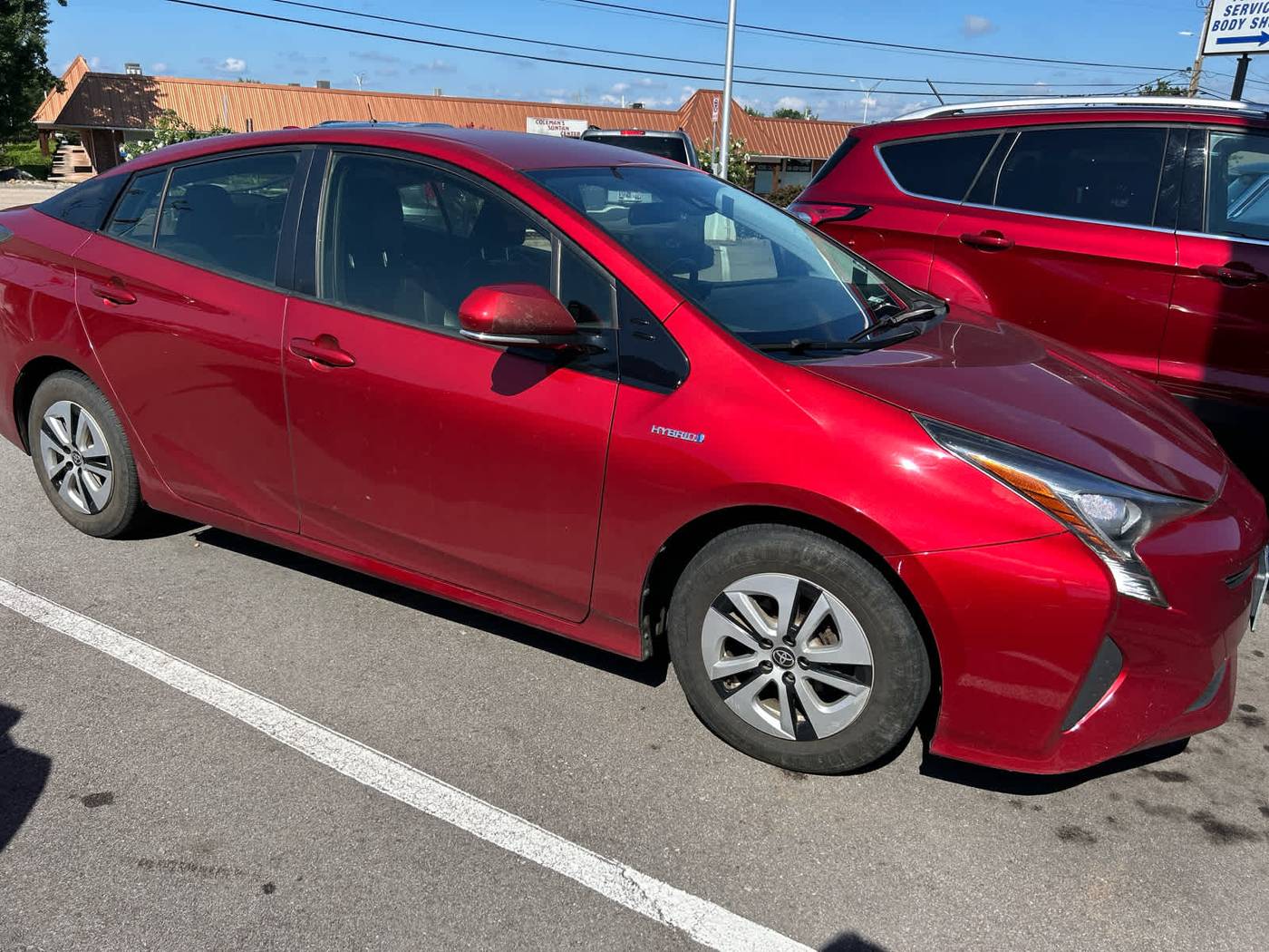 2017 Toyota Prius Three — Hatchback — 91,533 mi — Knoxville, TN
