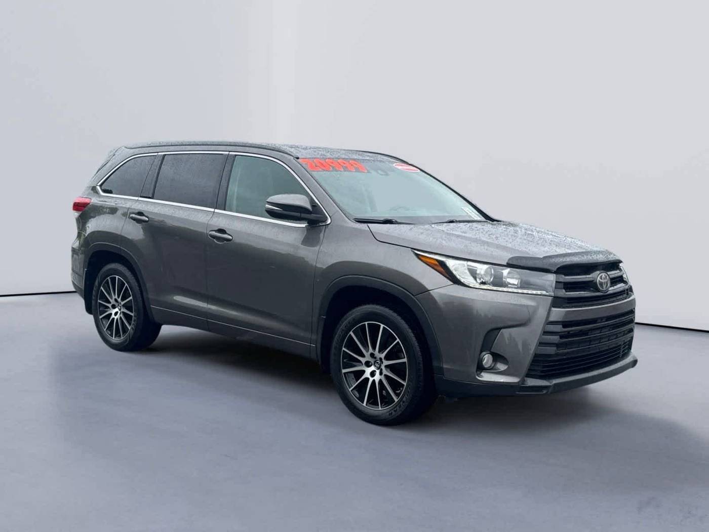 2017 Toyota Highlander SE V6 — SUV — 122,746 mi — Knoxville, TN