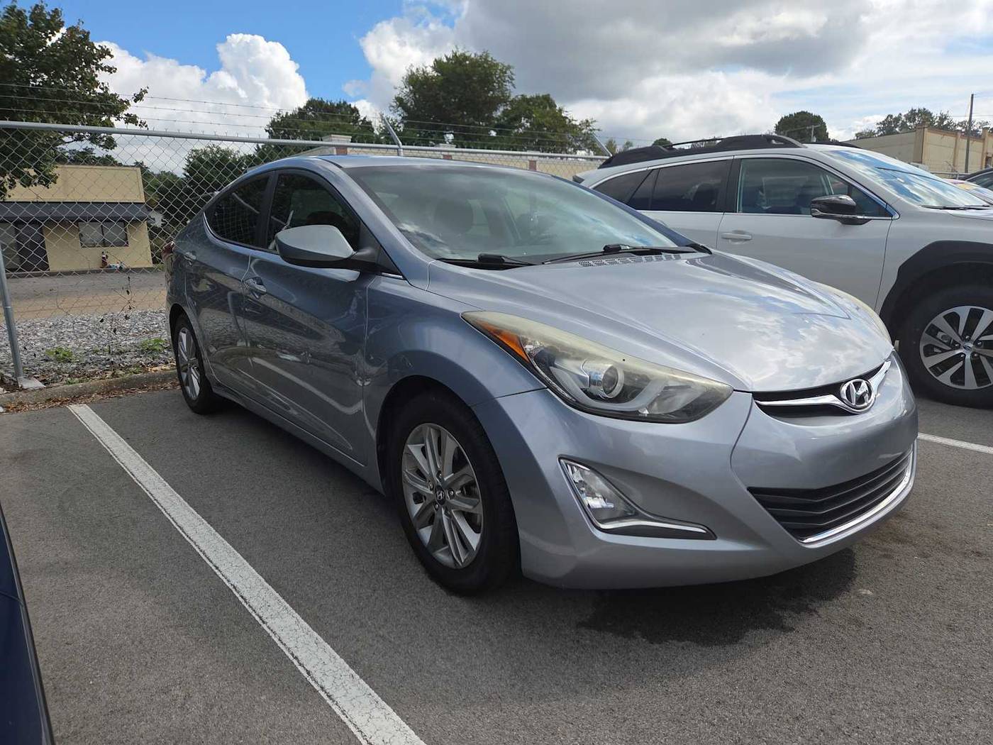 2015 Hyundai Elantra SE — Sedan — 112,597 mi — Knoxville, TN