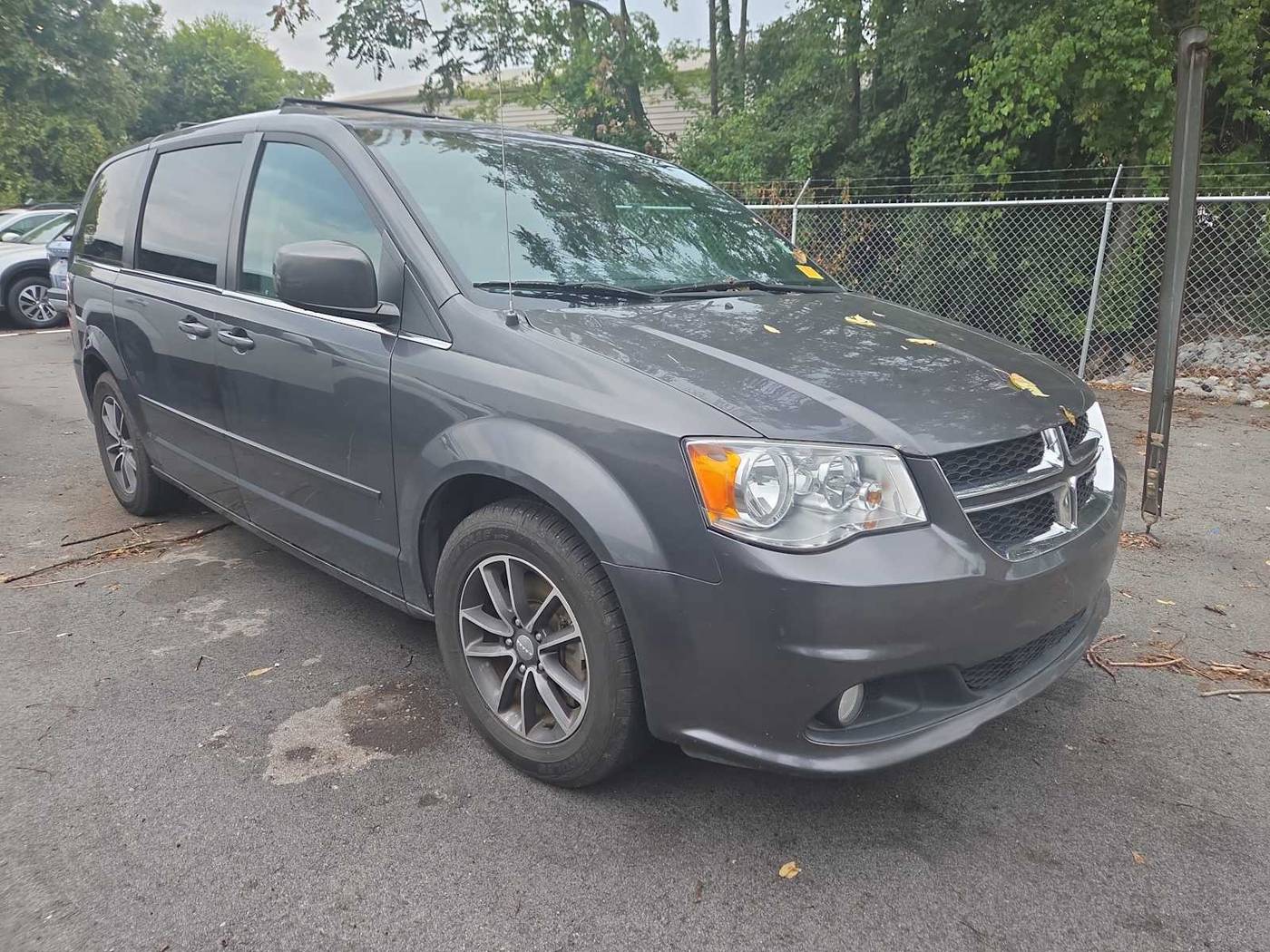 2017 Dodge Grand Caravan SXT — Minivan — 131,622 mi — Knoxville, TN
