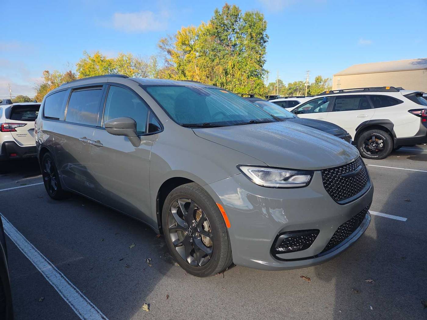 2021 Chrysler Pacifica Touring — Minivan — 64,072 mi — Knoxville, TN