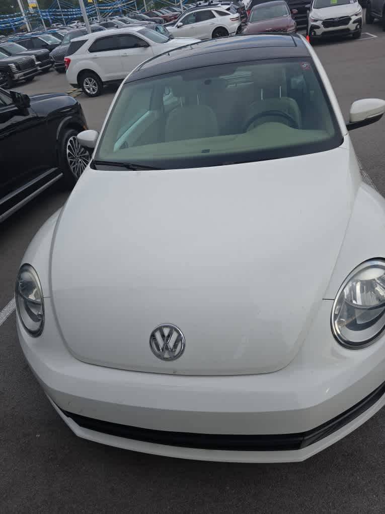 2013 Volkswagen Beetle 2.5 — Hatchback — 187,239 mi — Knoxville, TN
