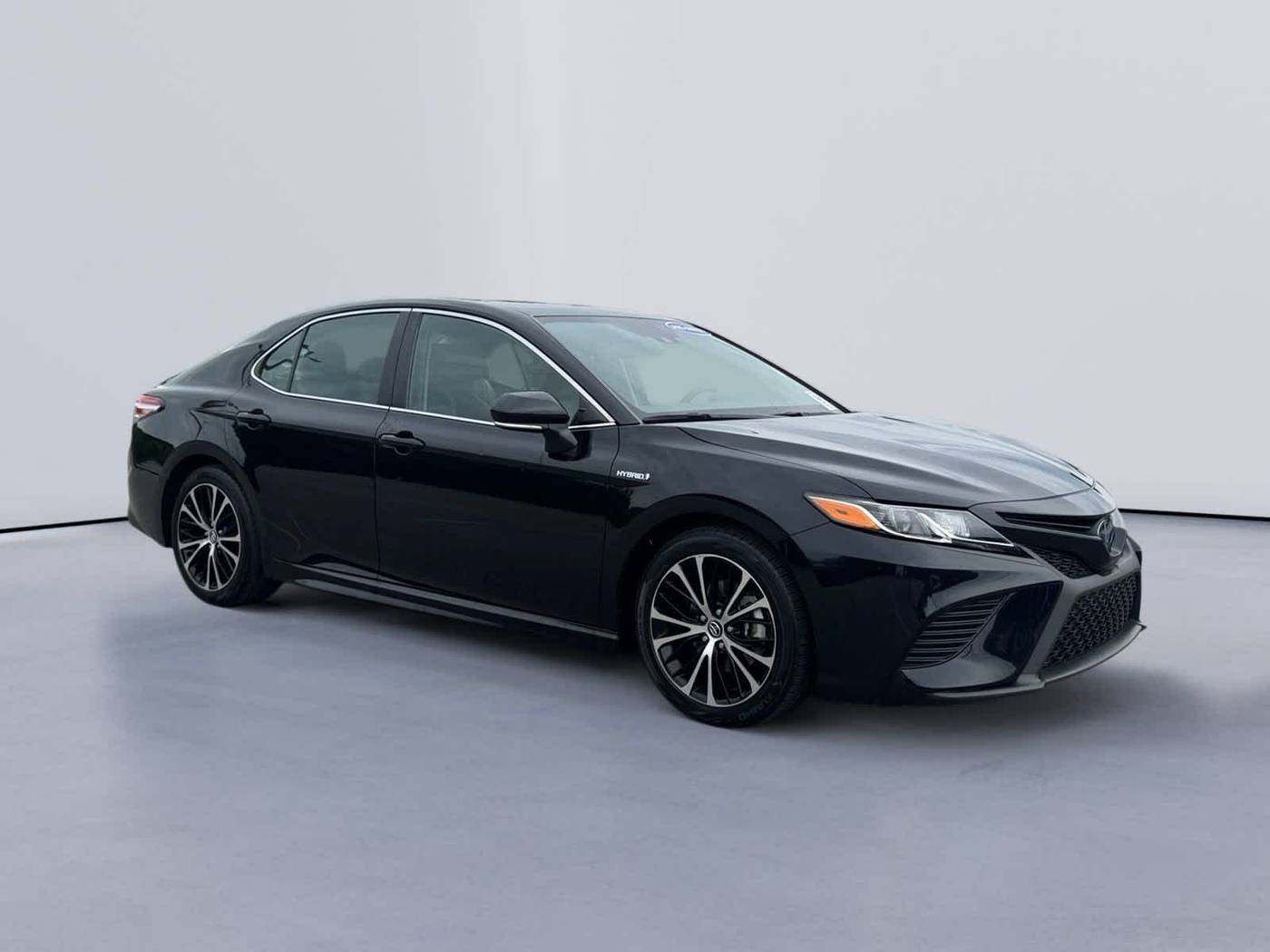 2020 Toyota Camry Hybrid SE — Sedan — 43,234 mi — Knoxville, TN