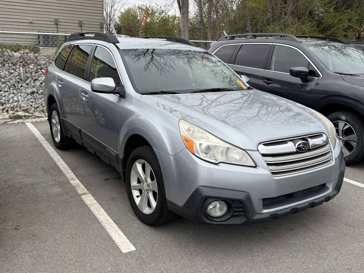 2014 Subaru Outback 2.5i Premium — SUV — 114,361 mi — Knoxville, TN