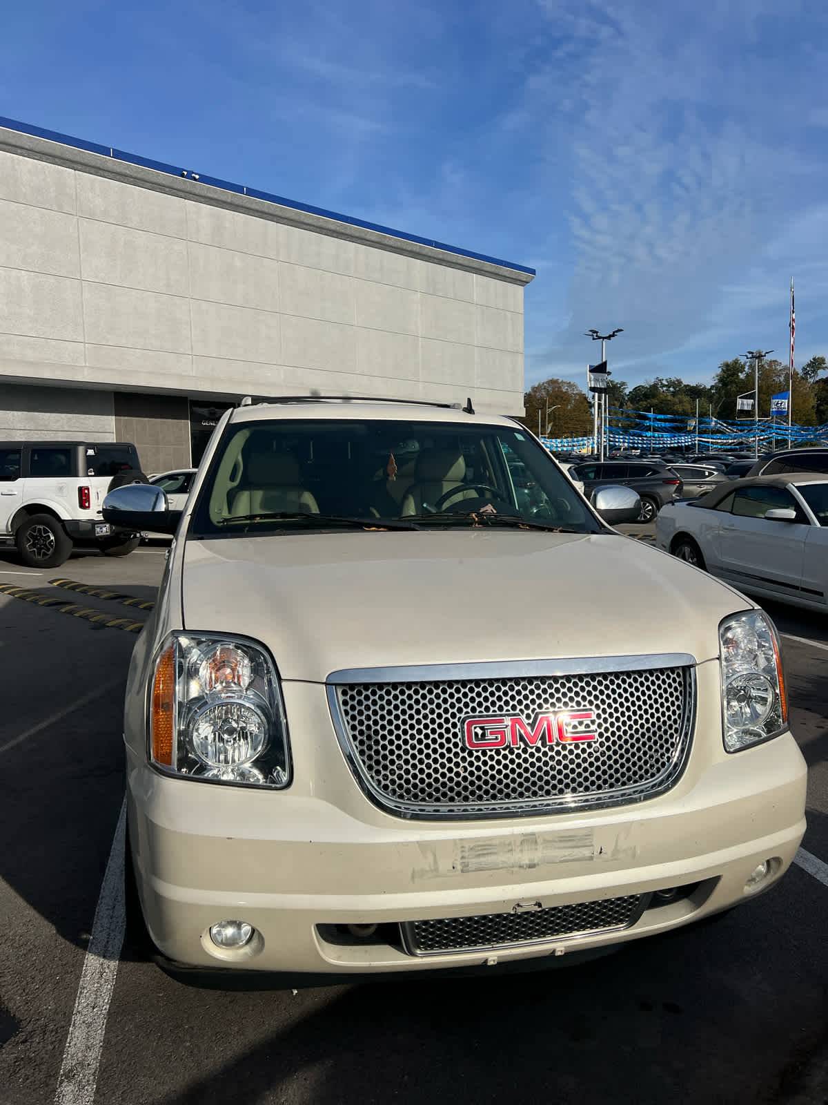 2009 GMC Yukon Denali — SUV — 218,006 mi — Knoxville, TN