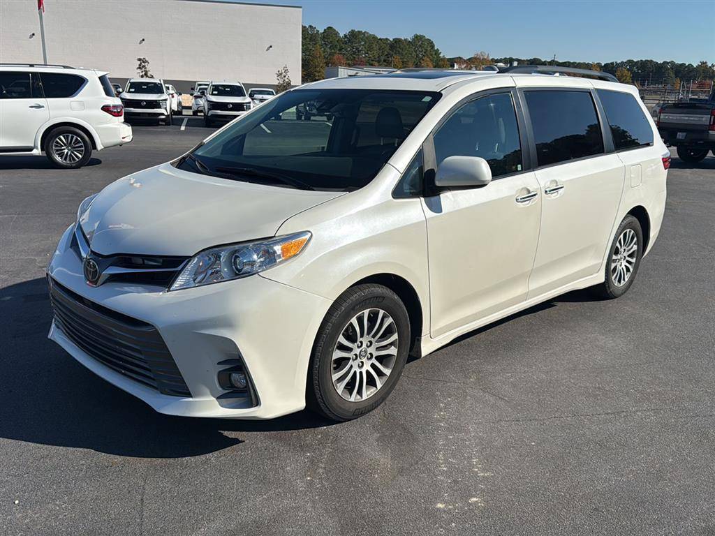 2018 Toyota Sienna XLE — Minivan — 65,170 mi — Greenville, NC