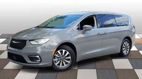 2022 Chrysler Pacifica Hybrid Touring L — Minivan — 79,180 mi — Fort Lauderdale, FL