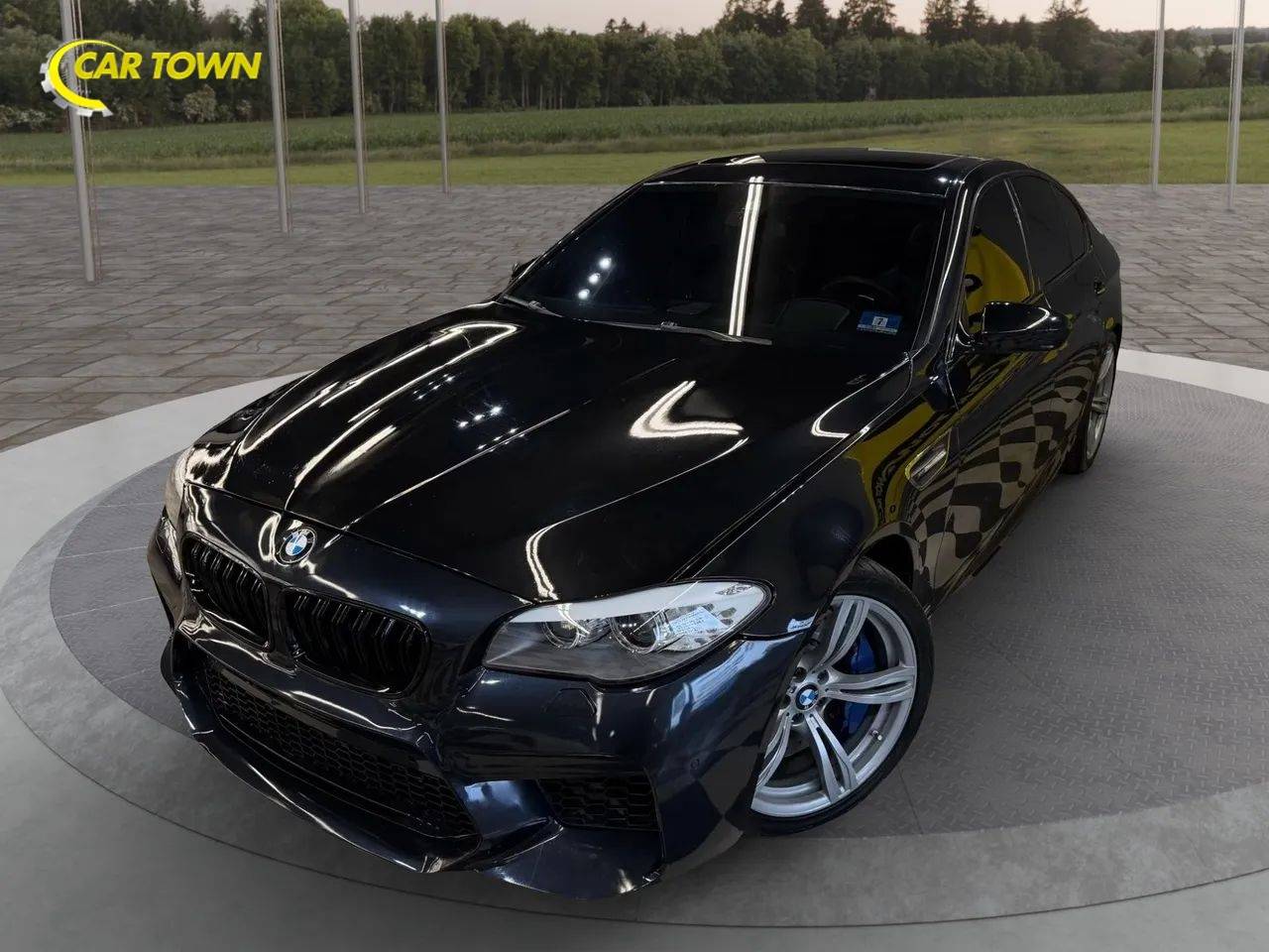 2013 BMW M5 Standard
