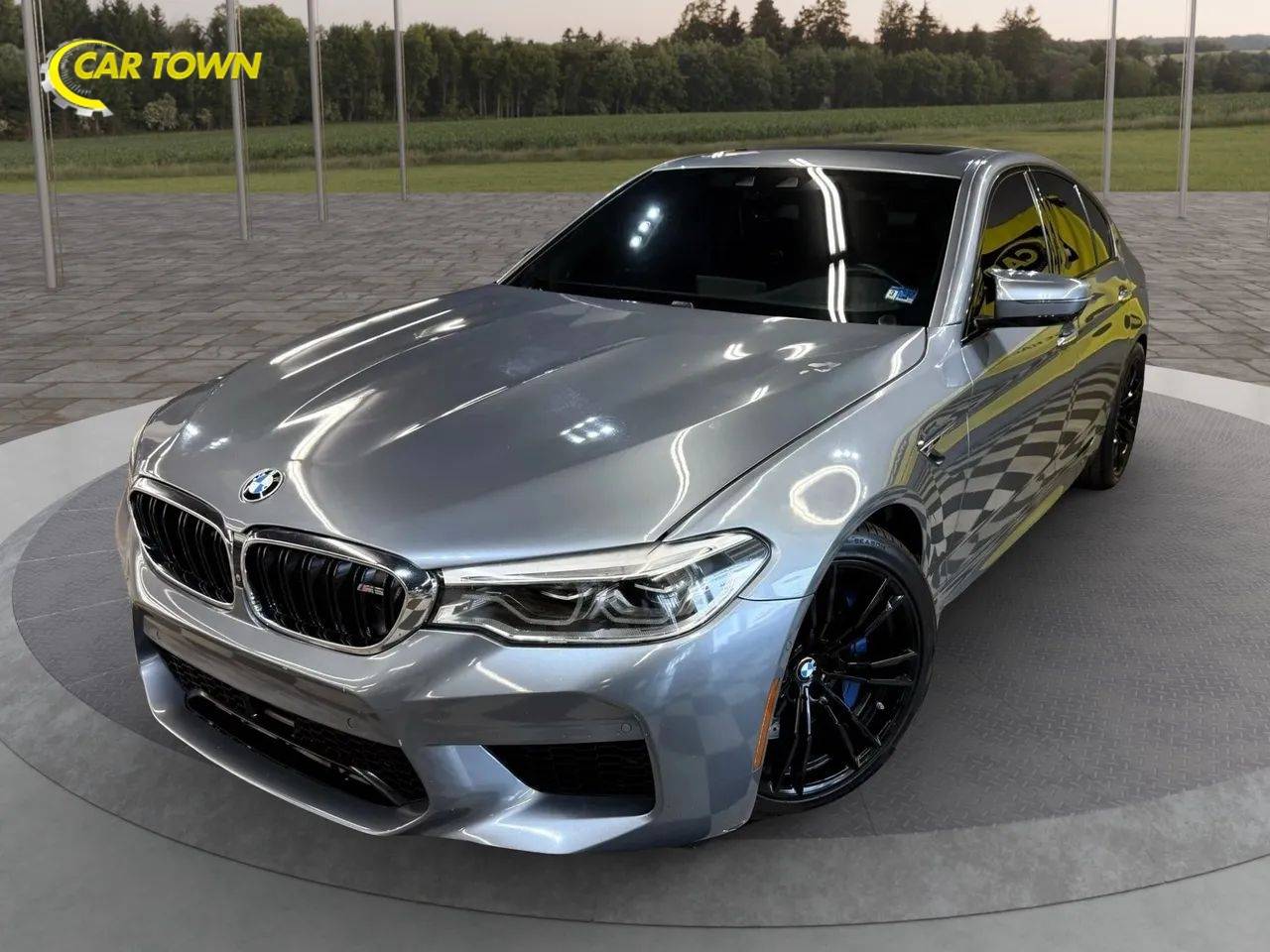 2018 BMW M5 Standard