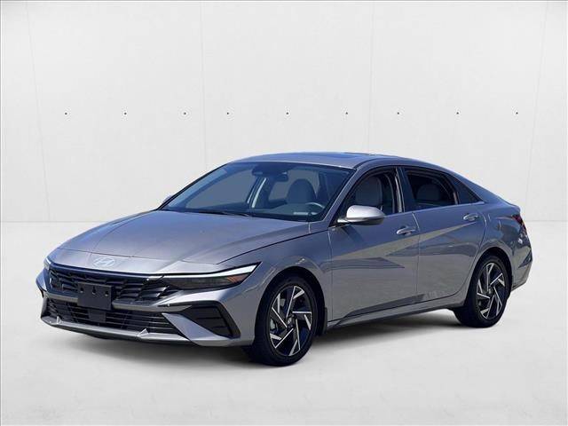 2025 Hyundai Elantra Limited — Sedan — 5,469 mi — Valencia, CA