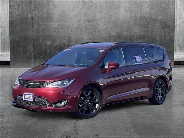 2018 Chrysler Pacifica Touring L — Minivan — 105,431 mi — Valencia, CA
