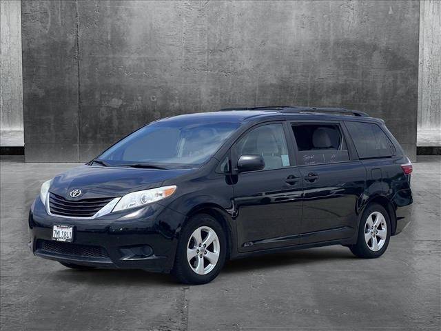 2015 Toyota Sienna LE — Minivan — 162,151 mi — Valencia, CA