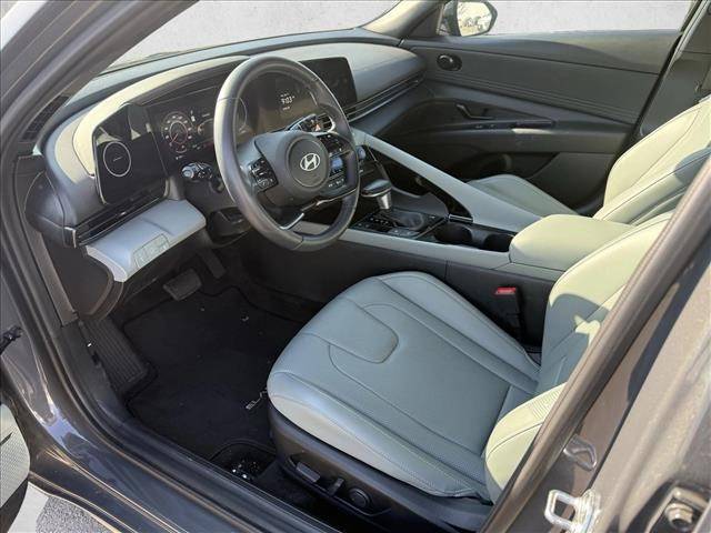 2025 Hyundai Elantra Hybrid Limited — Sedan — 6,961 mi — Valencia, CA