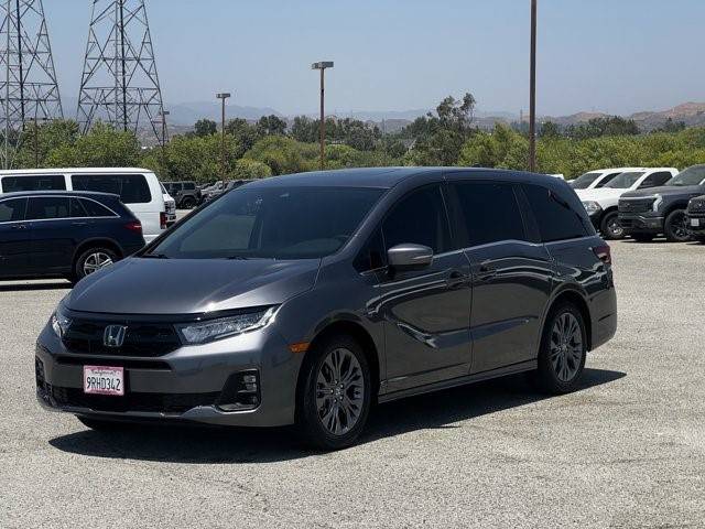 2025 Honda Odyssey Touring — Minivan — 1,935 mi — Valencia, CA