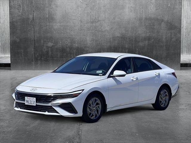 2024 Hyundai Elantra SEL — Sedan — 9,790 mi — Valencia, CA