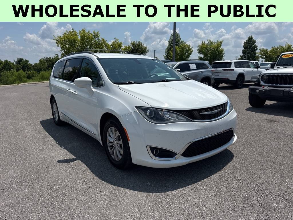 2017 Chrysler Pacifica Touring L — Minivan — 120,200 mi — Mount Juliet, TN