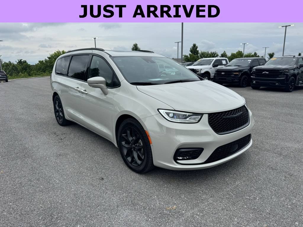 2021 Chrysler Pacifica Touring L — Minivan — 24,601 mi — Mount Juliet, TN