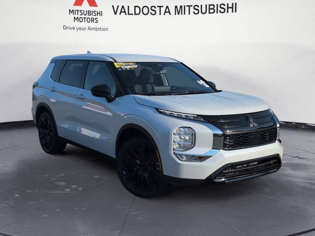 2026 Mitsubishi Outlander LE