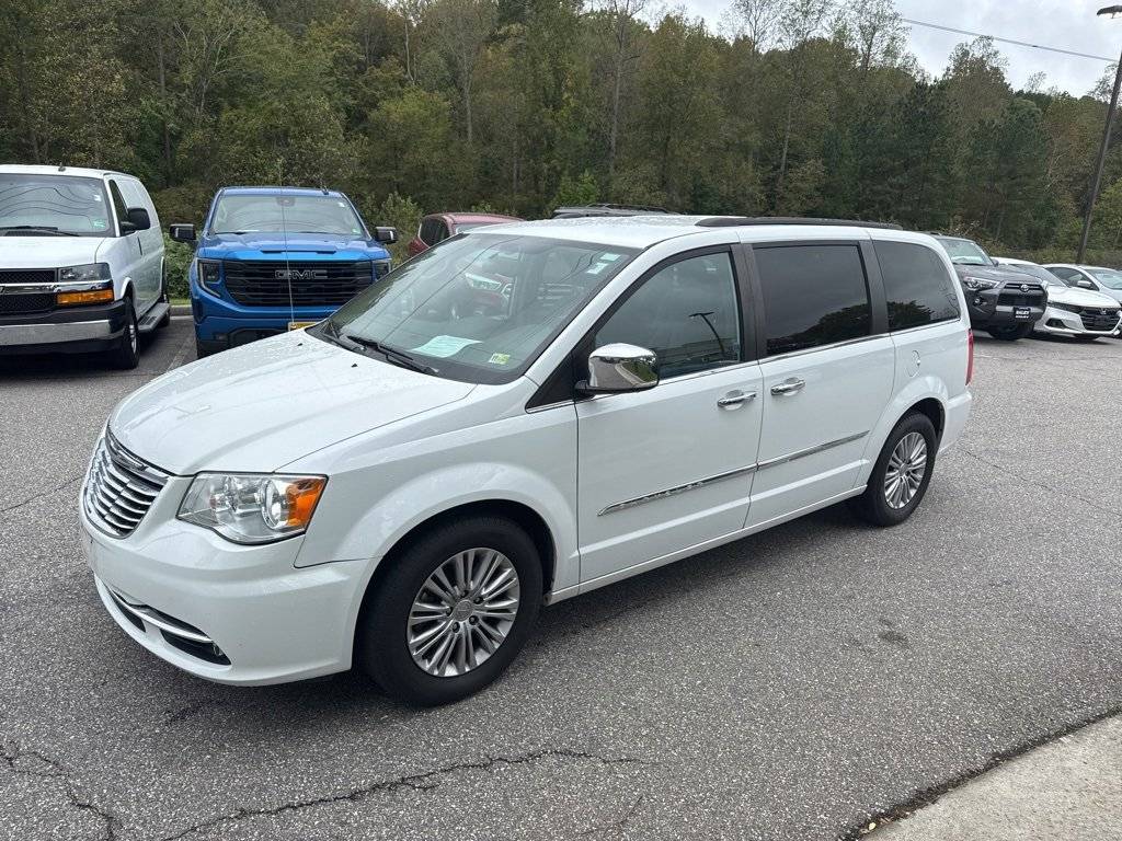 2015 Chrysler Town & Country Touring-L — Minivan — 148,006 mi — Midlothian, VA