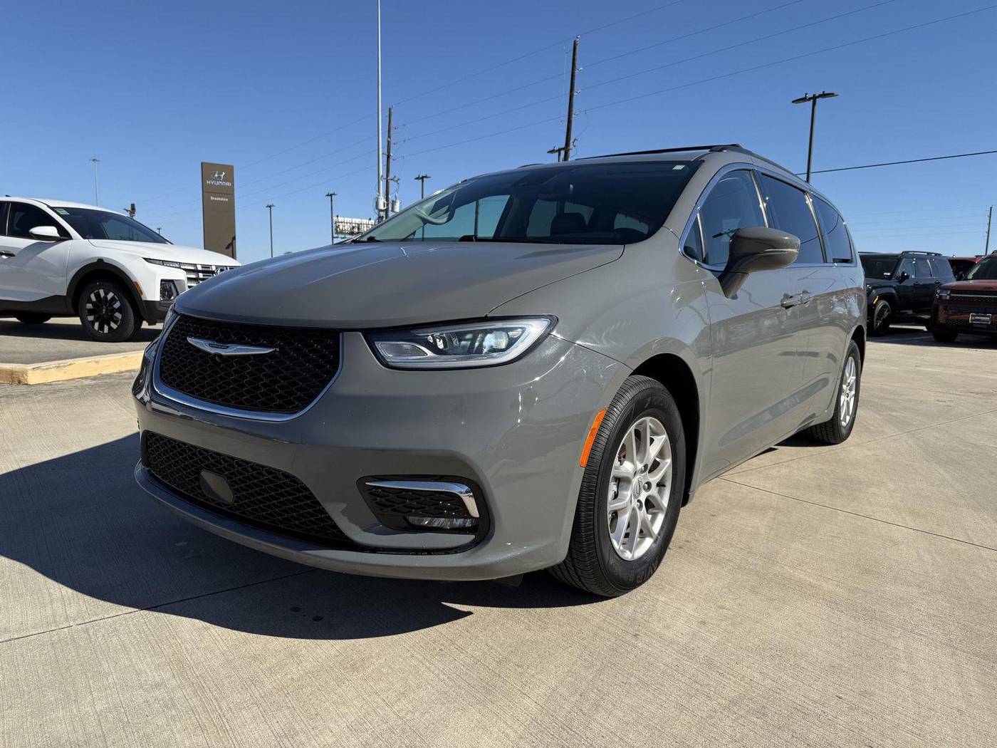 2022 Chrysler Pacifica Touring L — Minivan — 61,308 mi — Brookshire, TX