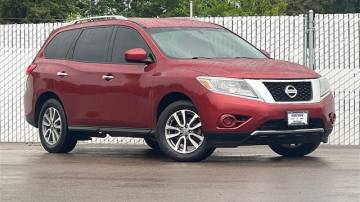 2014 nissan pathfinder red