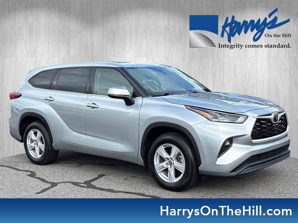 2022 Toyota Highlander LE — SUV — 29,176 mi — Asheville, NC
