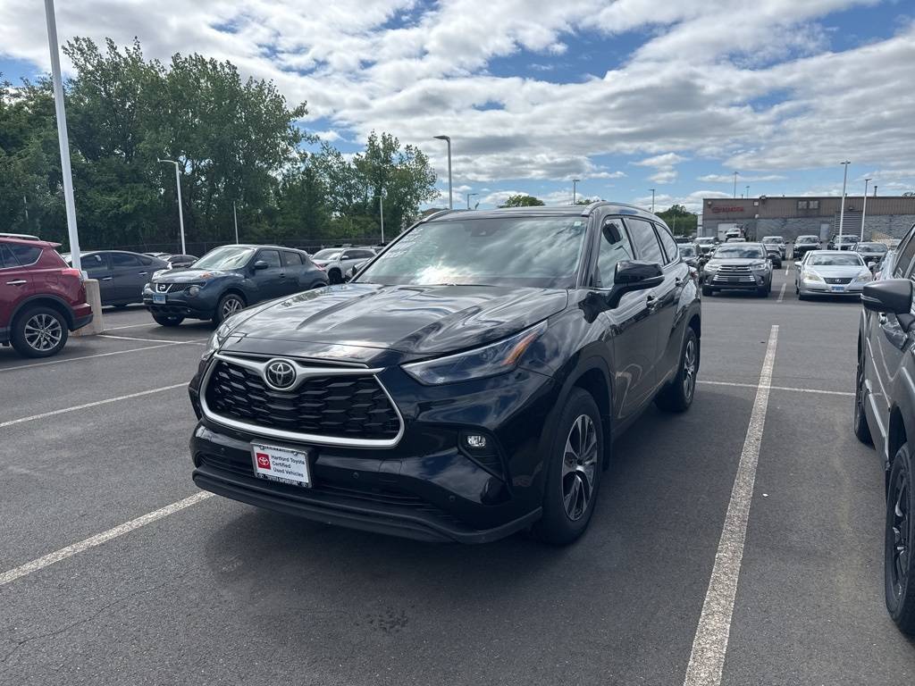2022 Toyota Highlander XLE — SUV — 13,856 mi — Hartford, CT