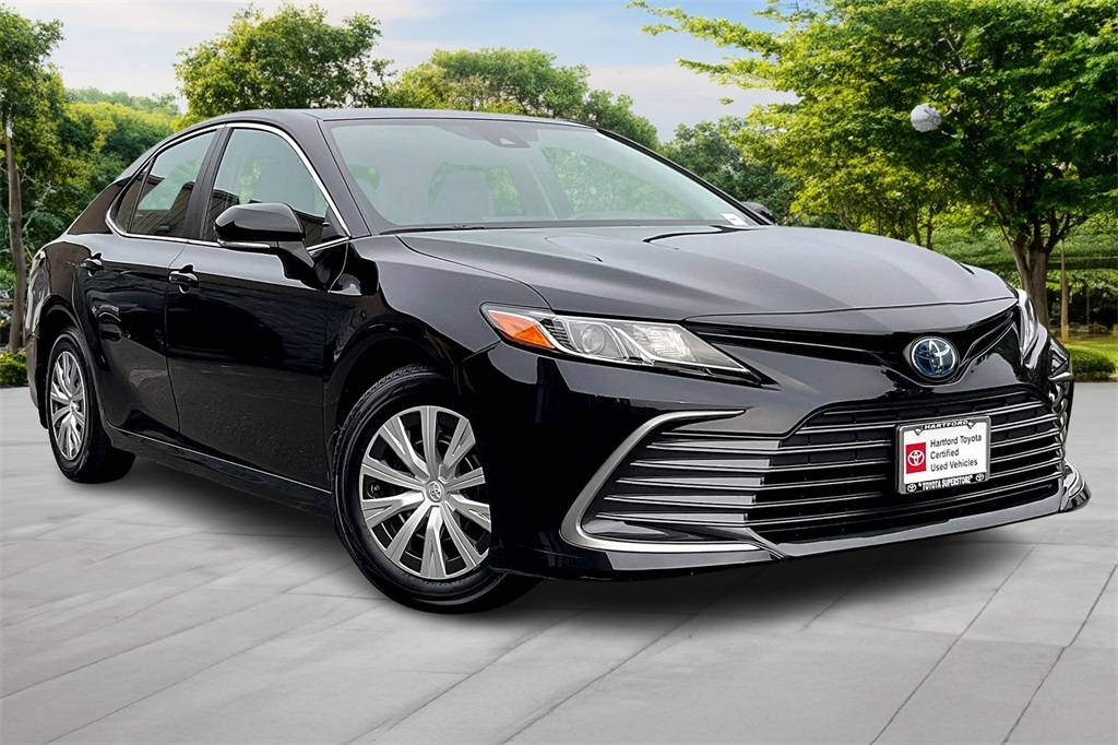 2022 Toyota Camry Hybrid LE — Sedan — 29,876 mi — Hartford, CT