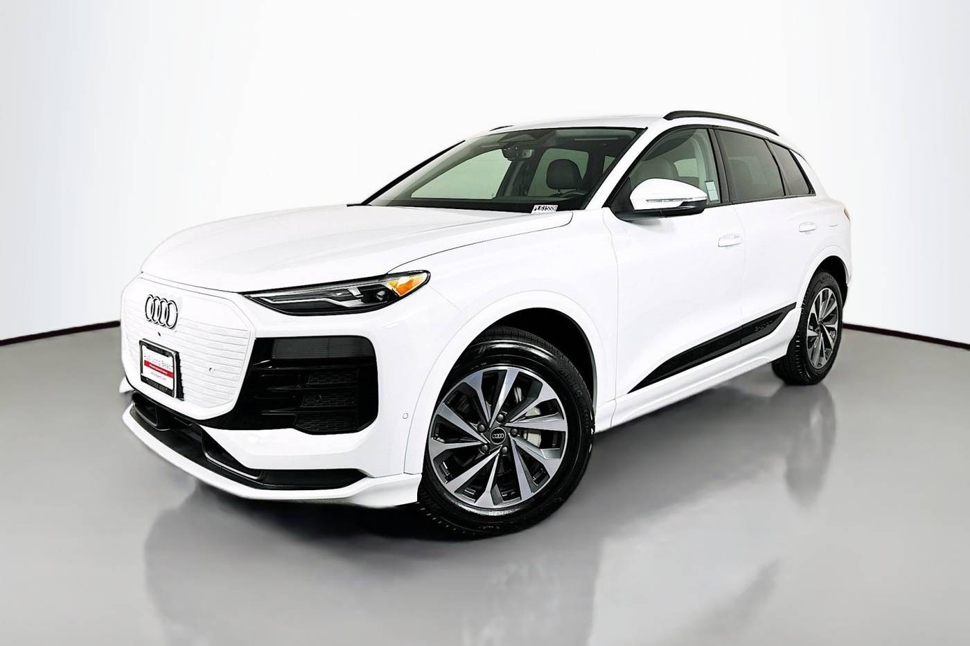 2025 Audi Q6 e-tron Premium — SUV — 3,944 mi — Signal Hill, CA